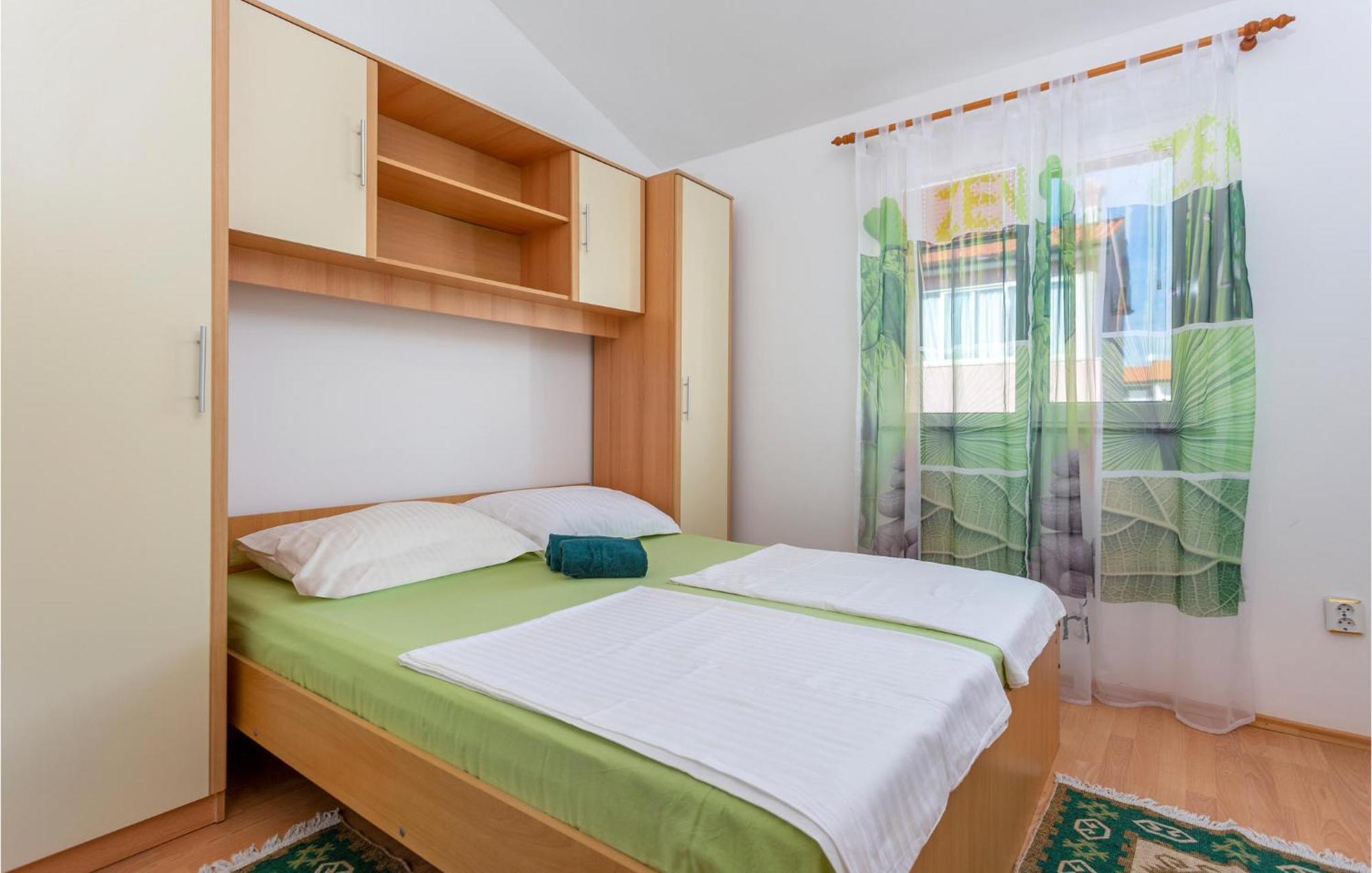 Beautiful Apartment In Krk With Kitchen Крк Экстерьер фото