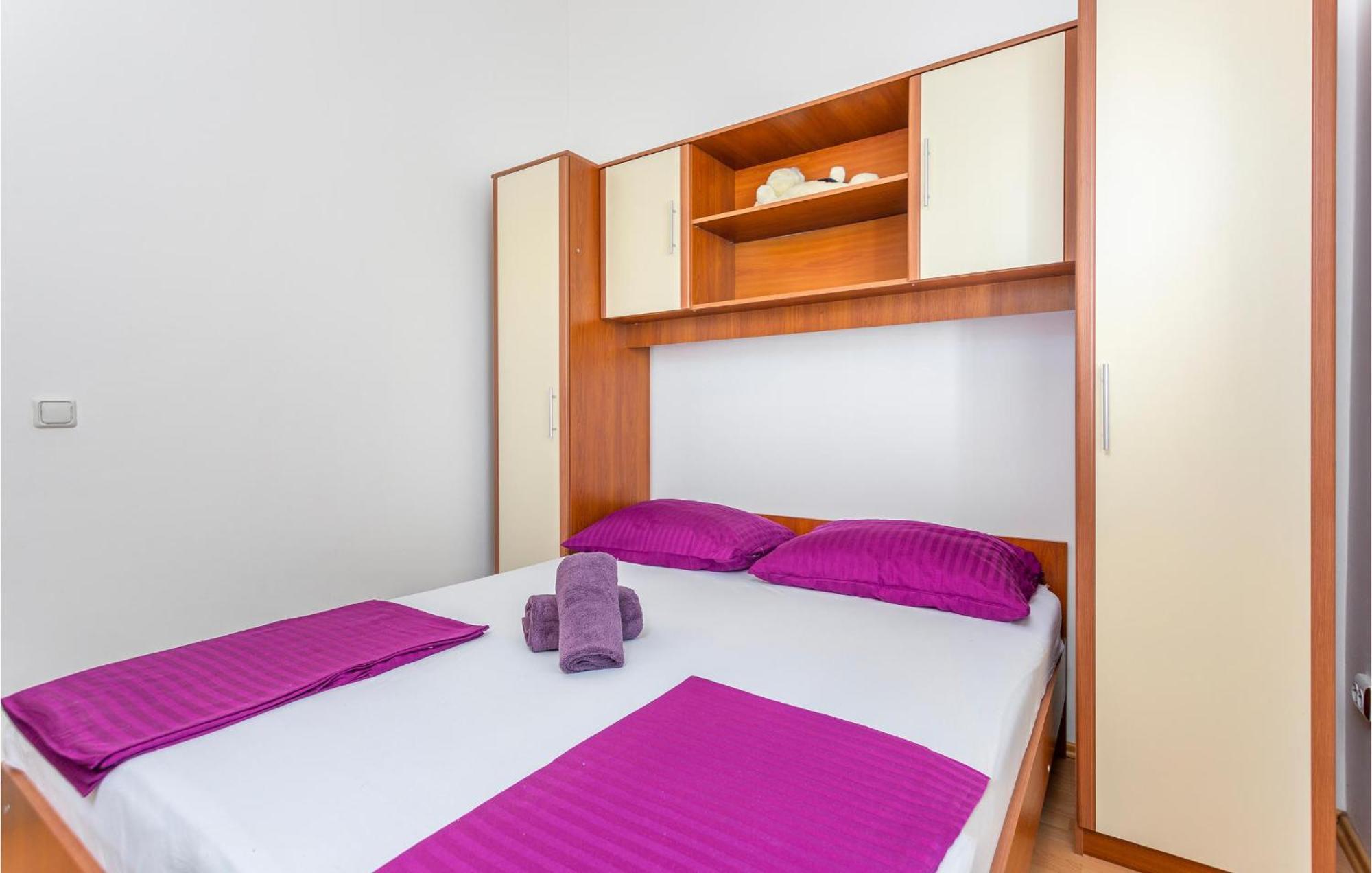 Beautiful Apartment In Krk With Kitchen Крк Экстерьер фото