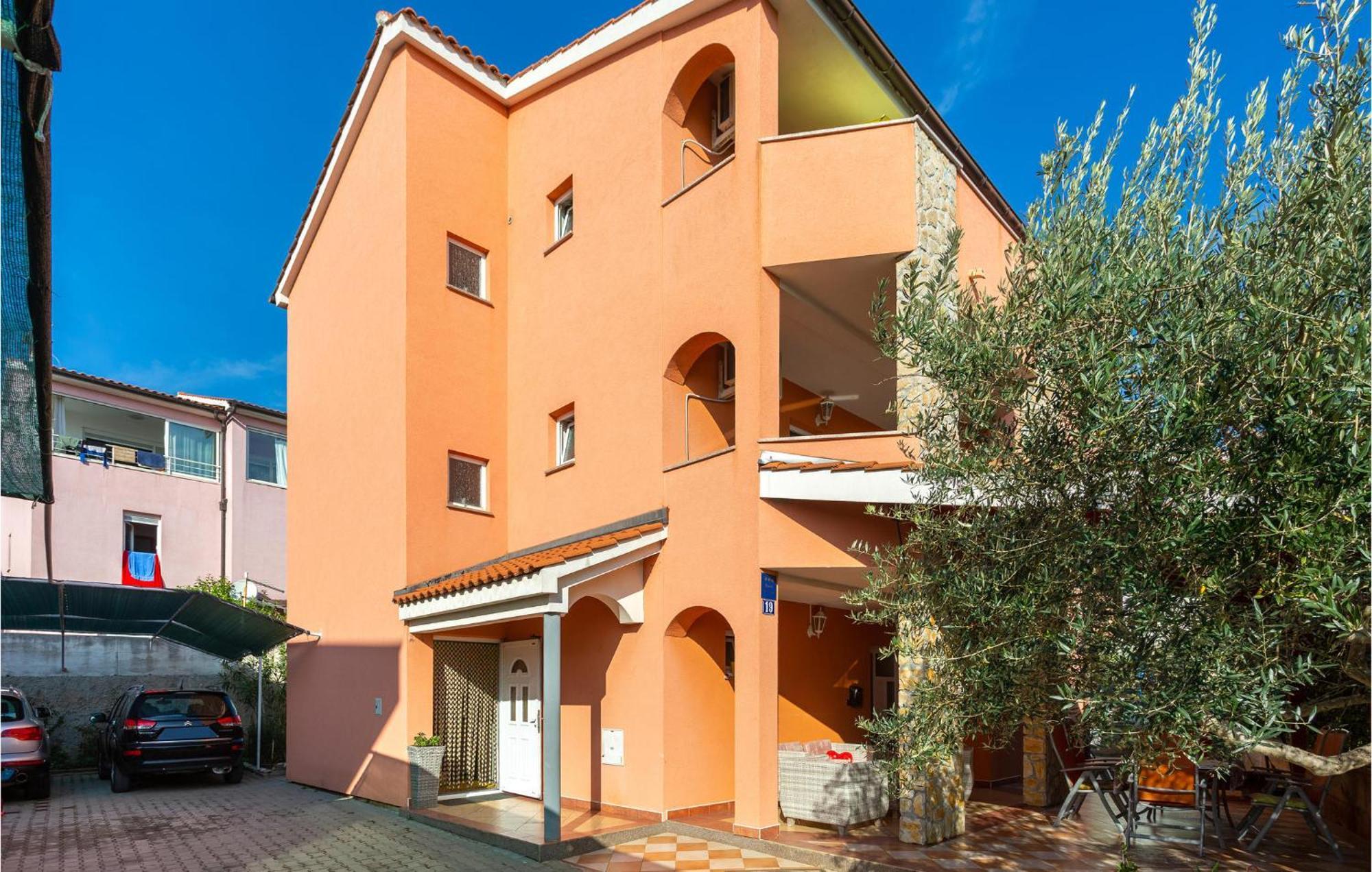 Beautiful Apartment In Krk With Kitchen Крк Экстерьер фото