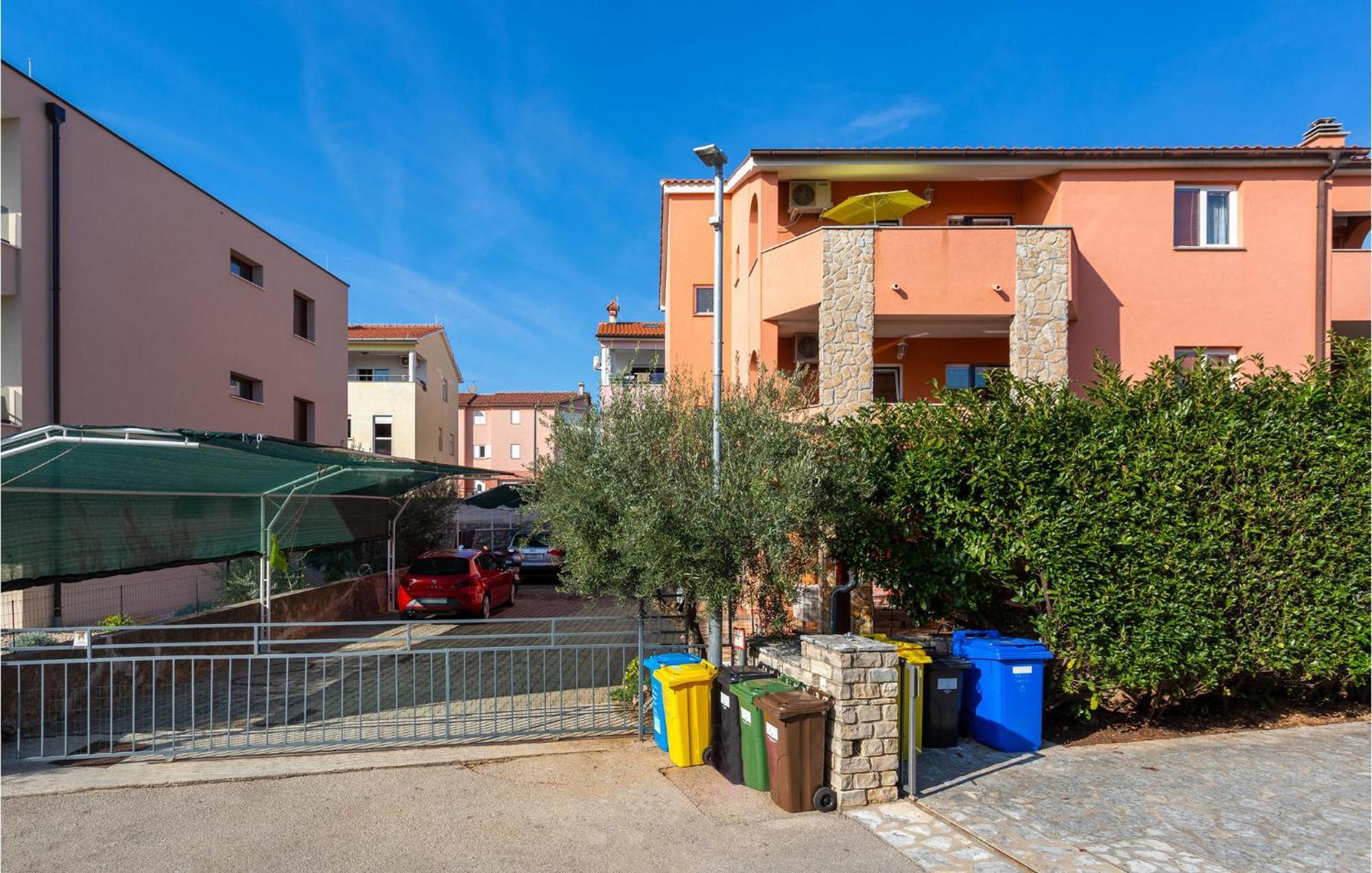 Beautiful Apartment In Krk With Kitchen Крк Экстерьер фото